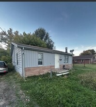 Building Photo - 208 Elm St