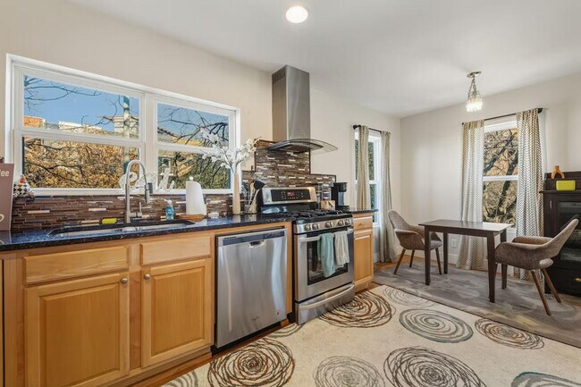 Foto del edificio - 1004 1/2 Barton Springs Road-SI ID1492689P