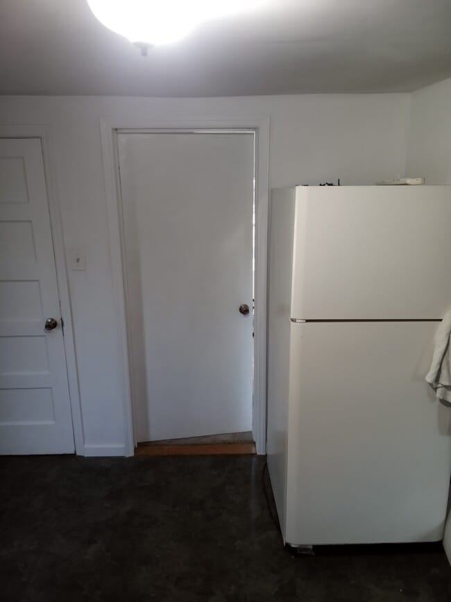 Building Photo - 1857 Janvier Rd