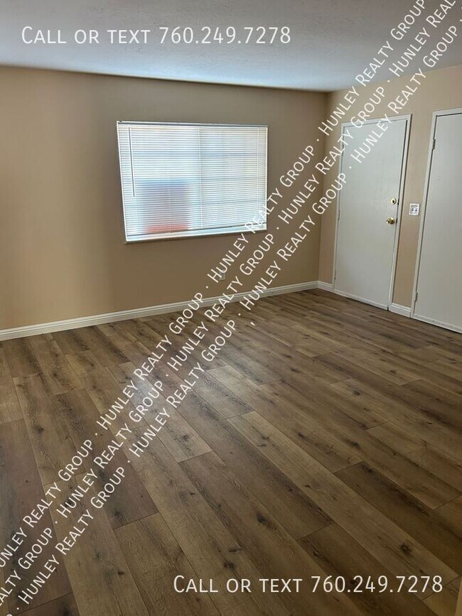 Foto del edificio - 15459 Jasmine St