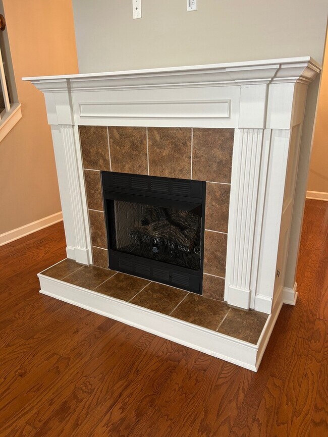 Foto del edificio - Beautiful 2 Bedroom 2.5 Bath Townhouse inn Prime Nashville Location