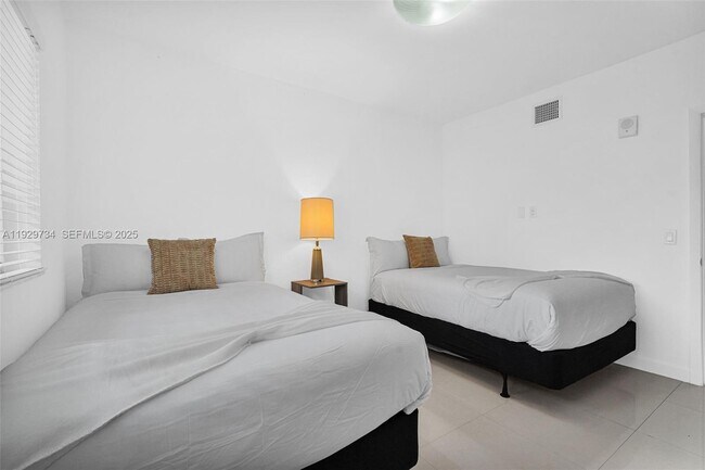 Foto del edificio - 1025 94th St