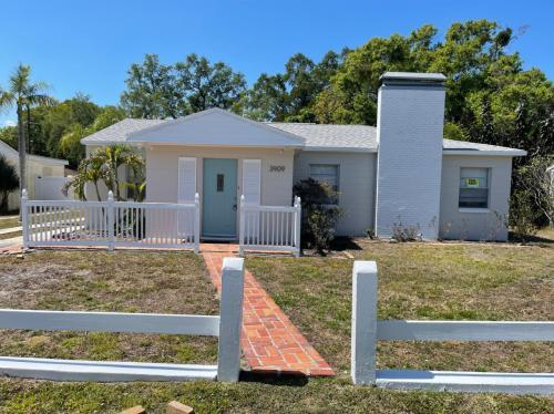 Foto principal - 3909 S Trask St