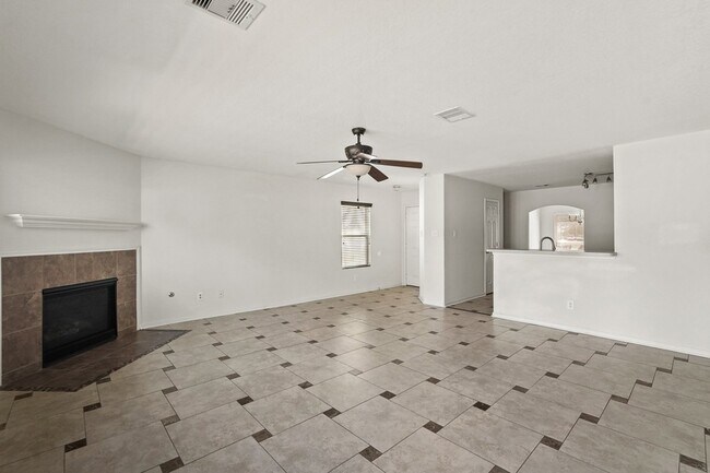 Foto del edificio - 16115 Sheldon Ridge Way