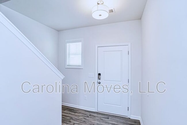 Building Photo - 18 Apricot Ln