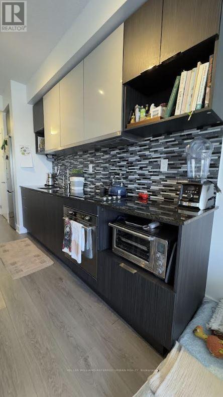 Building Photo - 99 The Donway W