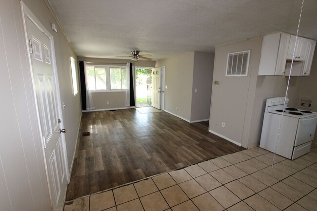 Building Photo - Charming 3-Bedroom Home with Modern Amenities