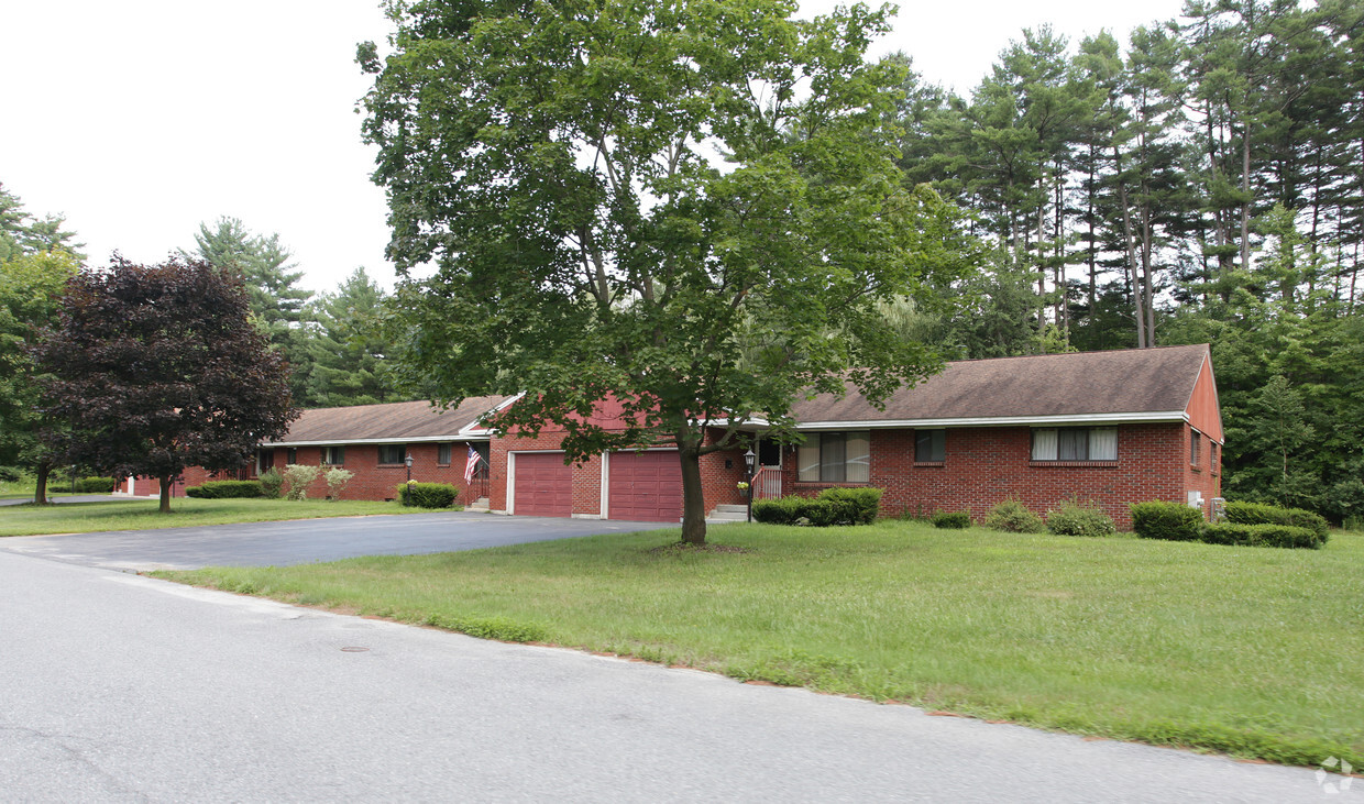 Primary Photo - Queensbury Gardens Apartments