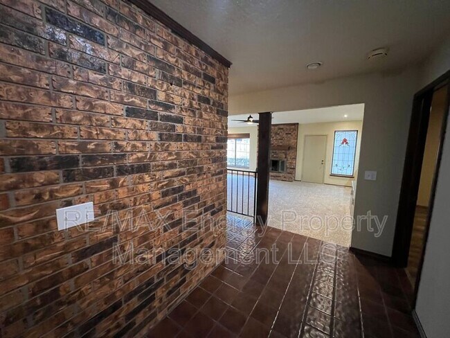 Building Photo - 6505 NW 94th St