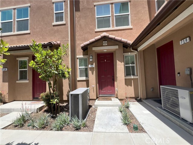 Building Photo - 712 N Ethan Way