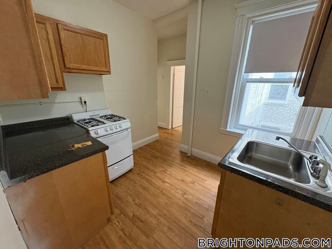 Primary Photo - 9 Egremont Rd