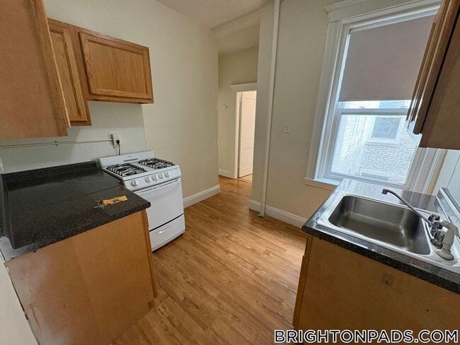 Building Photo - 9 Egremont Rd