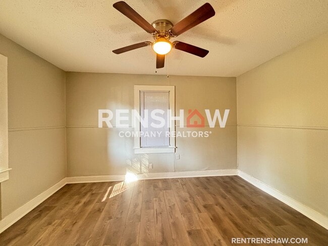 Building Photo - Section 8 Accepted - Housing Choice - Move...