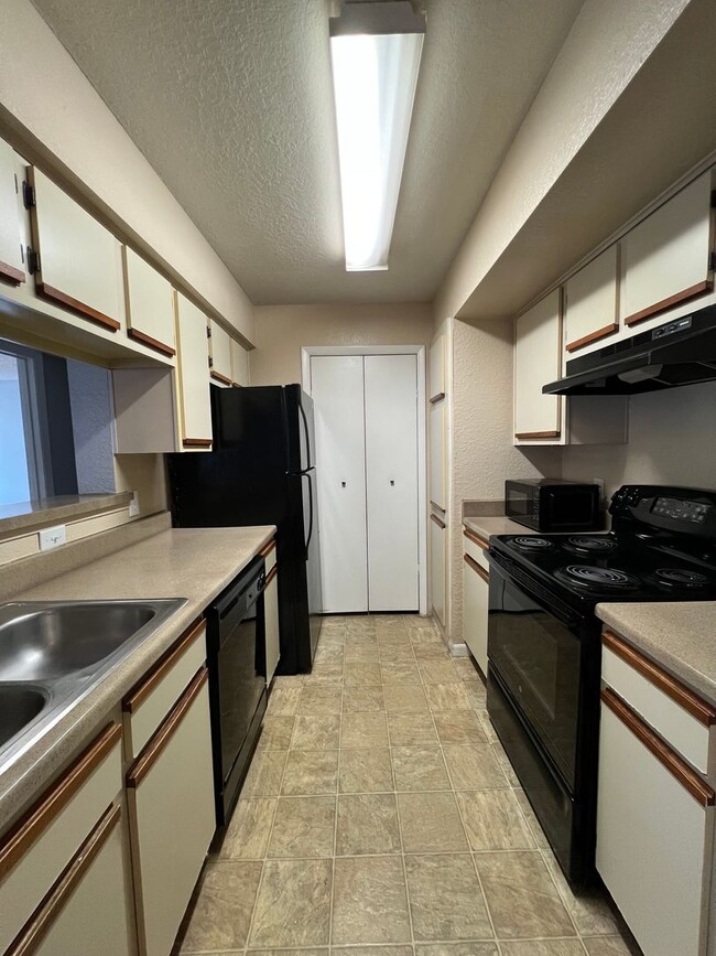 Building Photo - Two  bedroom, two bathroom apartment locat...
