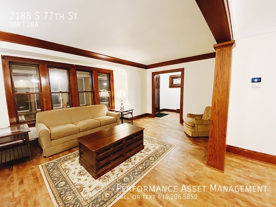 Primary Photo - Breathtaking West Allis 3BR Single Family ...