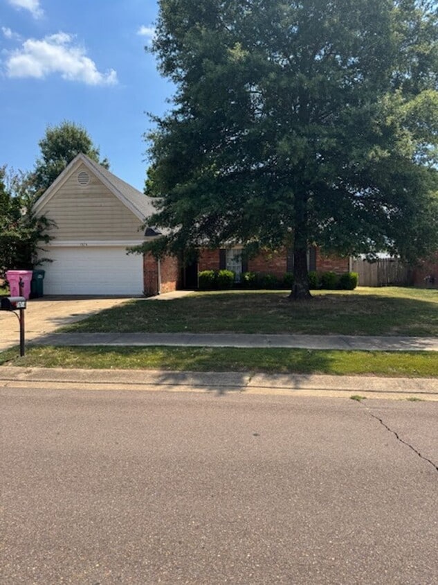 Primary Photo - Renovated 3 Bedroom 2 Bath Home for Rent w...