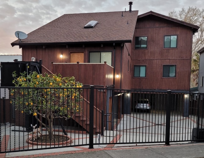 Building Photo - 141 San Francisco Ave
