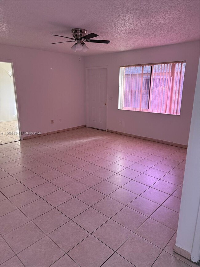 Building Photo - 702 Neptune St