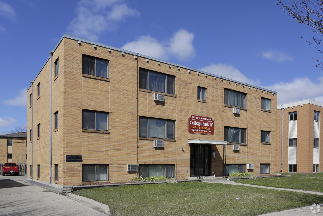 Foto principal - 921 18 1/2 St S