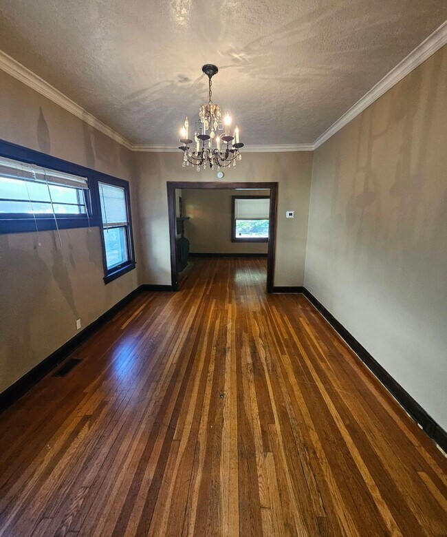 Foto del edificio - Charming 3-Bed Kansas City Home with Firep...