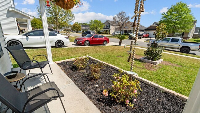 Foto del edificio - Beautiful 3 Bedroom Home in Port Wentworth with Fenced Backyard and Community Pool