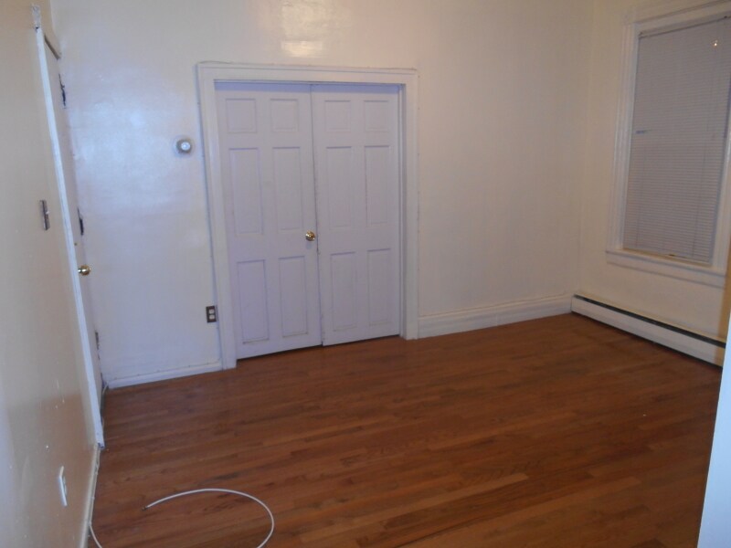 Building Photo - 1031 Bergen Ave