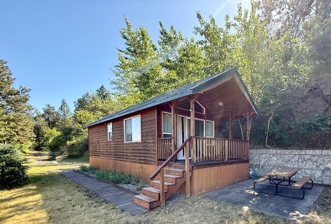 Building Photo - 24245 Hewett Rd