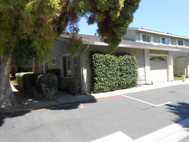 Primary Photo - 516 Latimer Cir
