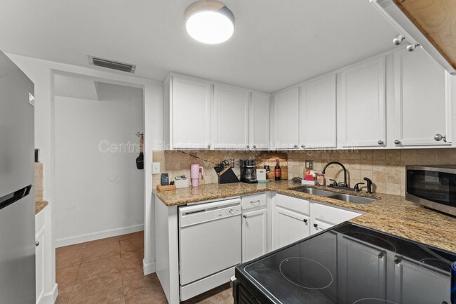 Building Photo - 225 Lewfield Cir