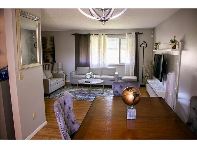 Foto del edificio - 6748 Edgewood Ave N