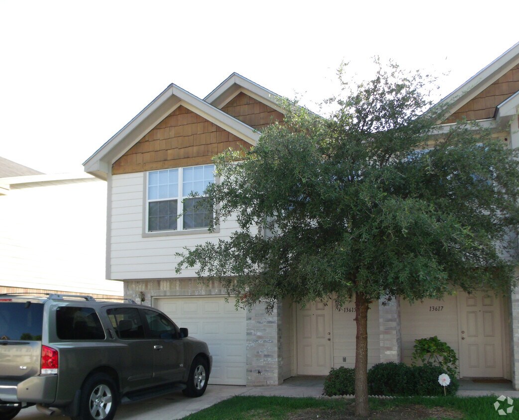 Building Photo - 13615 Woodstone Way