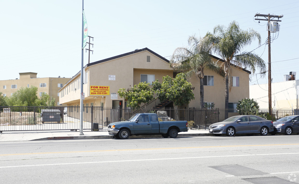 Building - 12036 Saticoy St