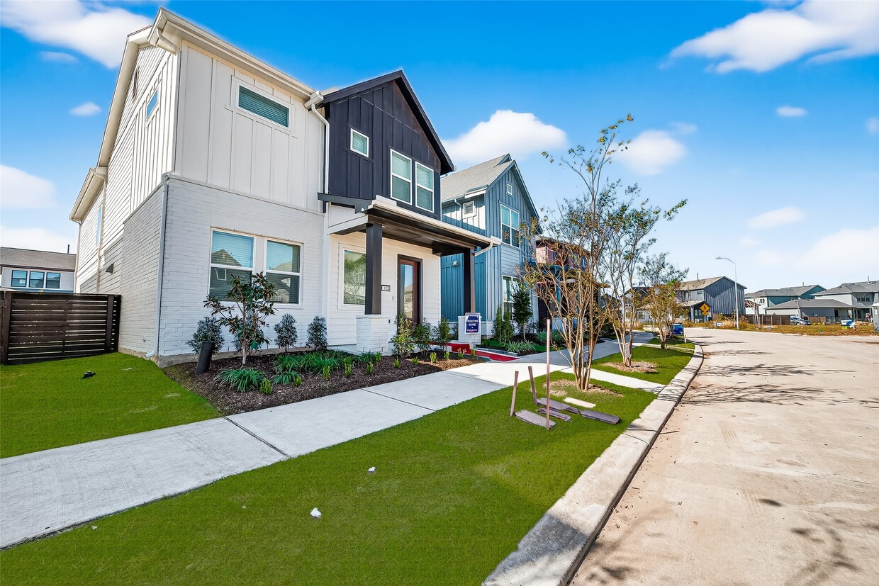 Foto principal - 3350 City Heart Ave