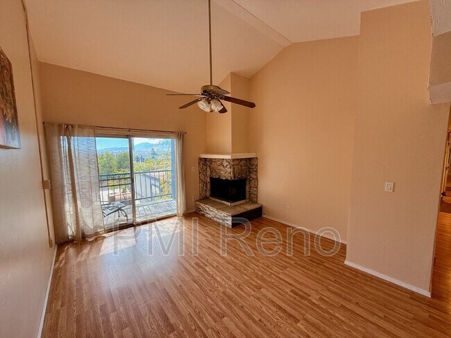 Foto del edificio - 2555 Clear Acre Ln
