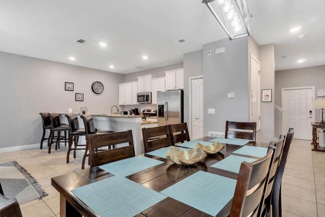 Dining Area - 8966 Sugar Palm Rd