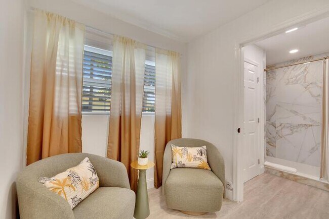 Foto del edificio - 1543 Lakeview Rd