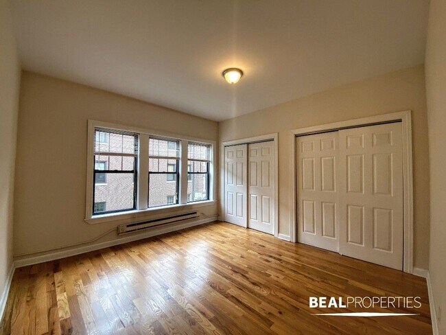 Building Photo - 1319 Oak Ave
