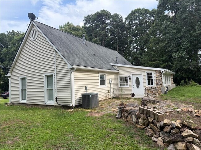 Building Photo - 1526 Lost Mountain Rd