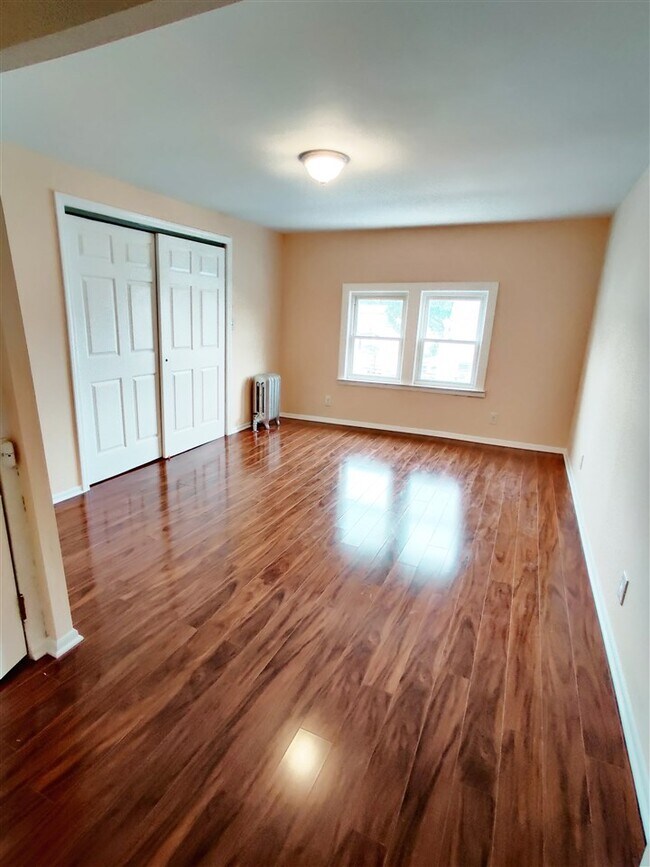 Foto del edificio - 57 Overlook Ave