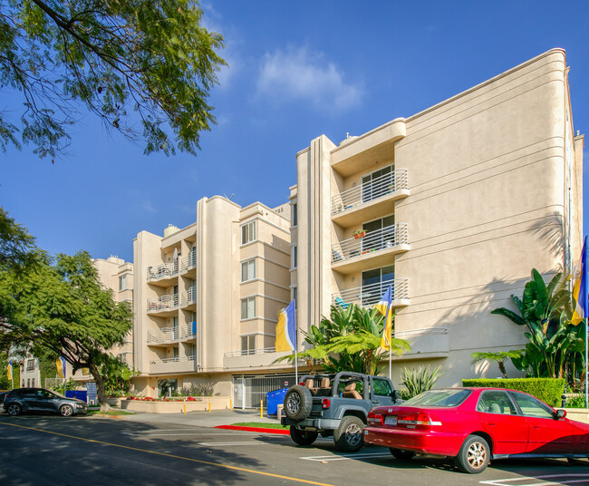 Building Photo - Wilshire Museum Towers