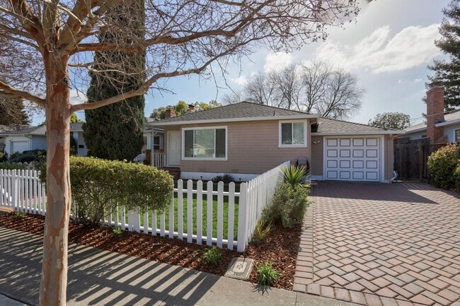 Building Photo - 3 Bed / 2 Bath Redwood City home with calming backyard oasis and a white picket fence. YouTube to...