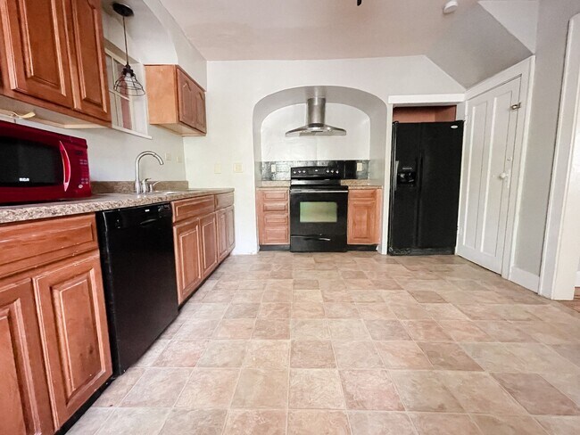 Foto del edificio - Attached Garage