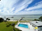 Foto principal - Spacious waterfront furnished condo in Des...