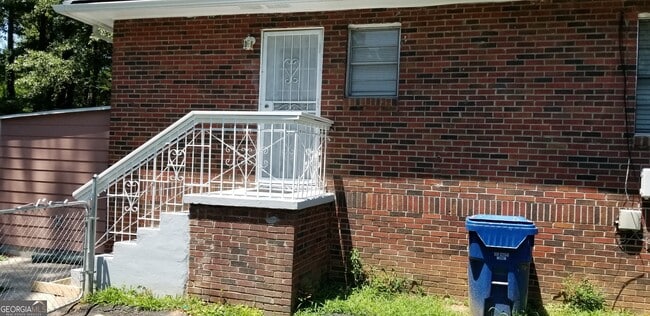 Building Photo - 1533 Alder Ln SW