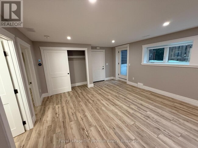 Building Photo - 365 Spence St