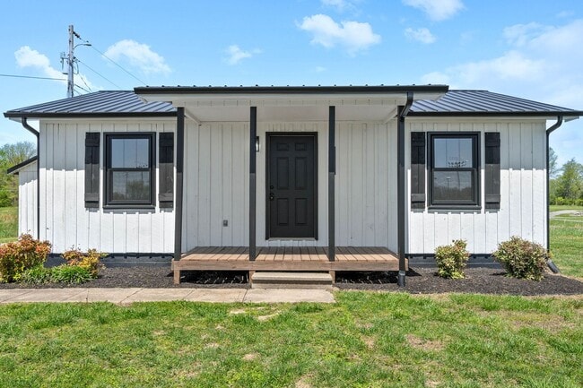 Building Photo - 1 Bedroom Home For Rent In Woodlawn!