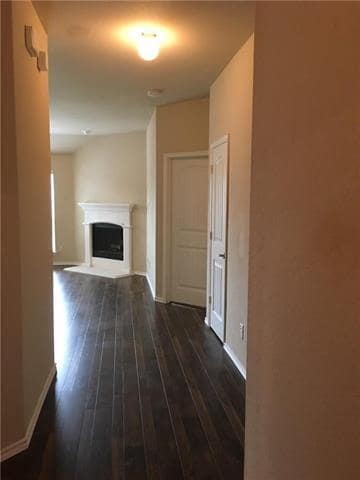 Building Photo - 1207 Caroline Dr