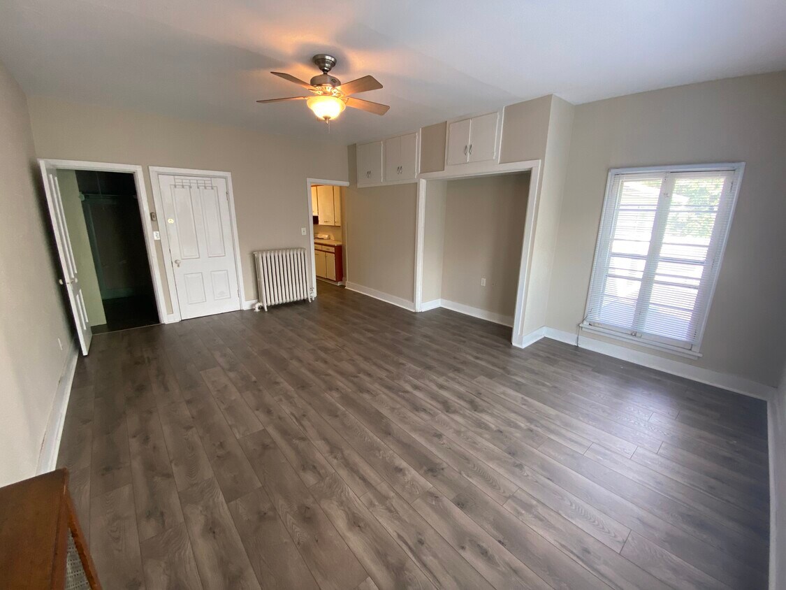 Foto principal - 221 8th St S