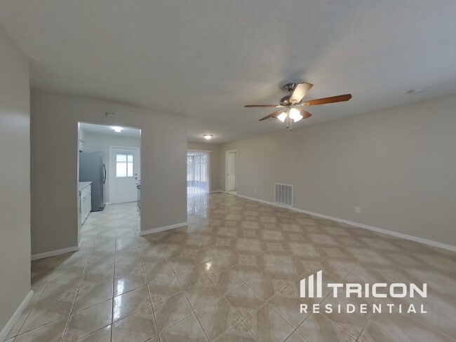 Building Photo - 8234 Vassar Cir