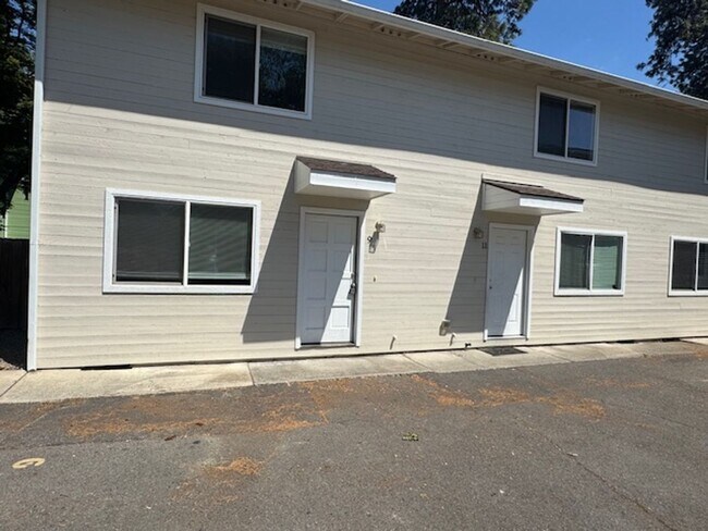 Foto del edificio - 2 BEDROOM TOWNHOME IN PHOENIX